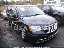 CHRYSLER TOWN and COUNTRY 2014