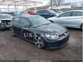 VOLKSWAGEN GOLF GTI 2.0T SE W/PERFORMANCE PACKAGE 4-DOOR 2015