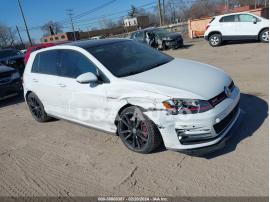 VOLKSWAGEN GOLF GTI SE W/PERFORMANCE PACKAGE 4-DOOR 2016