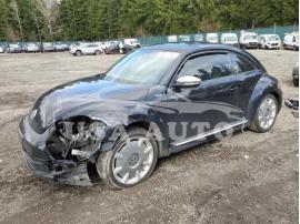 VOLKSWAGEN BEETLE 2013