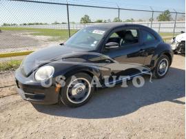 VOLKSWAGEN BEETLE 2012