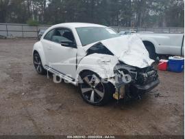 VOLKSWAGEN BEETLE 2.0T TURBO 2012