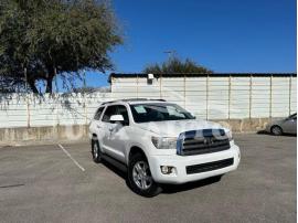 TOYOTA SEQUOIA SR 2015