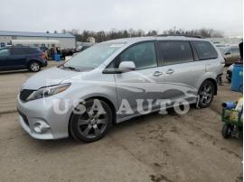TOYOTA SIENNA SE 2017