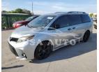 TOYOTA SIENNA SE 2020