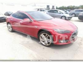 TESLA MODEL S P85 2014