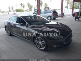 TESLA MODEL S P85 2014