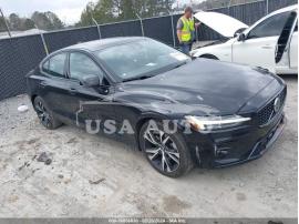 VOLVO S60 B5 CORE DARK THEME 2024