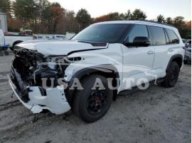 TOYOTA SEQUOIA SR 2023