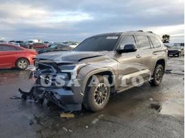 TOYOTA SEQUOIA SR 2023