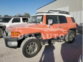TOYOTA FJ CRUISER 2013