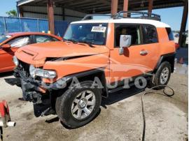 TOYOTA FJ CRUISER 2014
