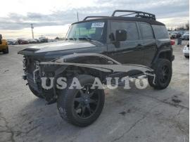 TOYOTA FJ CRUISER 2013