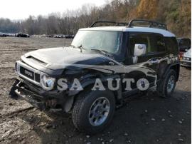 TOYOTA FJ CRUISER 2013