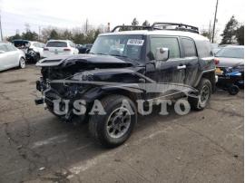 TOYOTA FJ CRUISER 2013