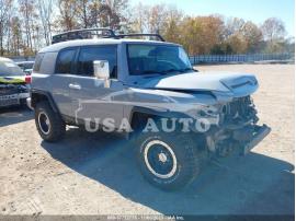 TOYOTA FJ CRUISER 2014