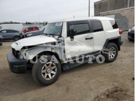 TOYOTA FJ CRUISER 2014