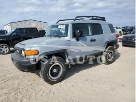 TOYOTA FJ CRUISER 2013