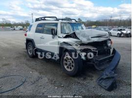 TOYOTA FJ CRUISER 2013