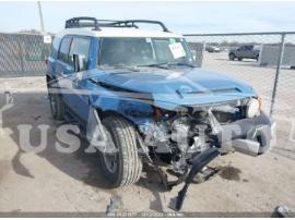 TOYOTA FJ CRUISER 2013