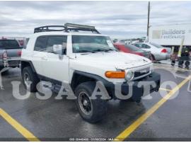 TOYOTA FJ CRUISER 2012