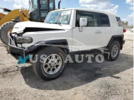 TOYOTA FJ CRUISER 2012