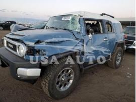 TOYOTA FJ CRUISER 2012