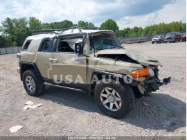 TOYOTA FJ CRUISER 2014