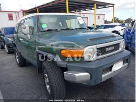 TOYOTA FJ CRUISER 2013