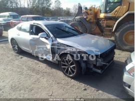 VOLVO S90 MOMENTUM 2018