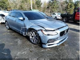 VOLVO S90 MOMENTUM 2018