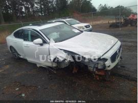 VOLVO S90 MOMENTUM 2018