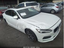 VOLVO S90 MOMENTUM 2018