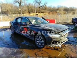 VOLVO S90 MOMENTUM 2018