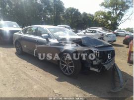 VOLVO S90 MOMENTUM 2018