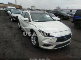 INFINITI QX30 LUXE 2019