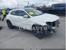MERCEDES-BENZ GLA-CLASS GLA 250 2015