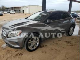 MERCEDES-BENZ GLA-CLASS GLA 250 4M 2015
