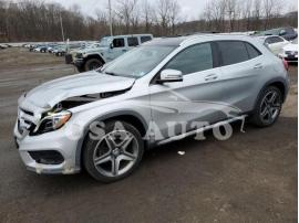 MERCEDES-BENZ GLA-CLASS GLA 250 4M 2015