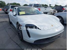 PORSCHE TAYCAN 2022