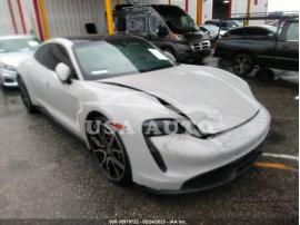 PORSCHE TAYCAN 2022