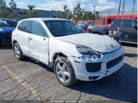 PORSCHE CAYENNE S 2016