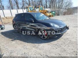 PORSCHE CAYENNE GTS 2013