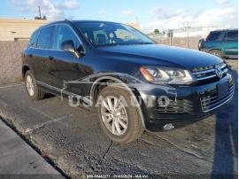 VOLKSWAGEN TOUAREG VR6 SPORT 2013