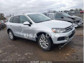 VOLKSWAGEN TOUAREG 3.6L SPORT 2014