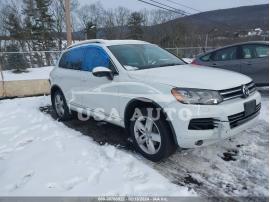 VOLKSWAGEN TOUAREG 3.6L LUX 2014