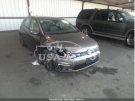 VOLKSWAGEN E-GOLF SE 2016