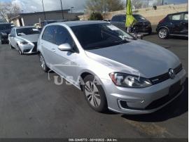 VOLKSWAGEN E-GOLF SE 2016