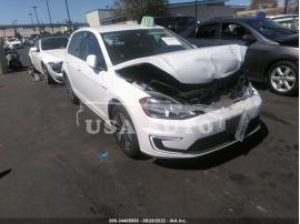 VOLKSWAGEN E-GOLF SE 2016