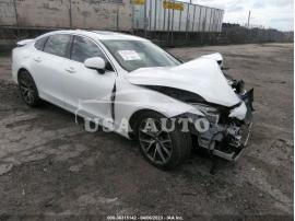 VOLVO S90 MOMENTUM 2017